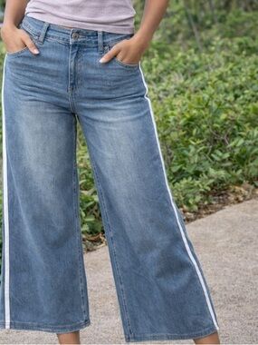 Halara Flex High Waisted Stripe Wide Leg Jeans Sz M/R– NWOT (D/111)